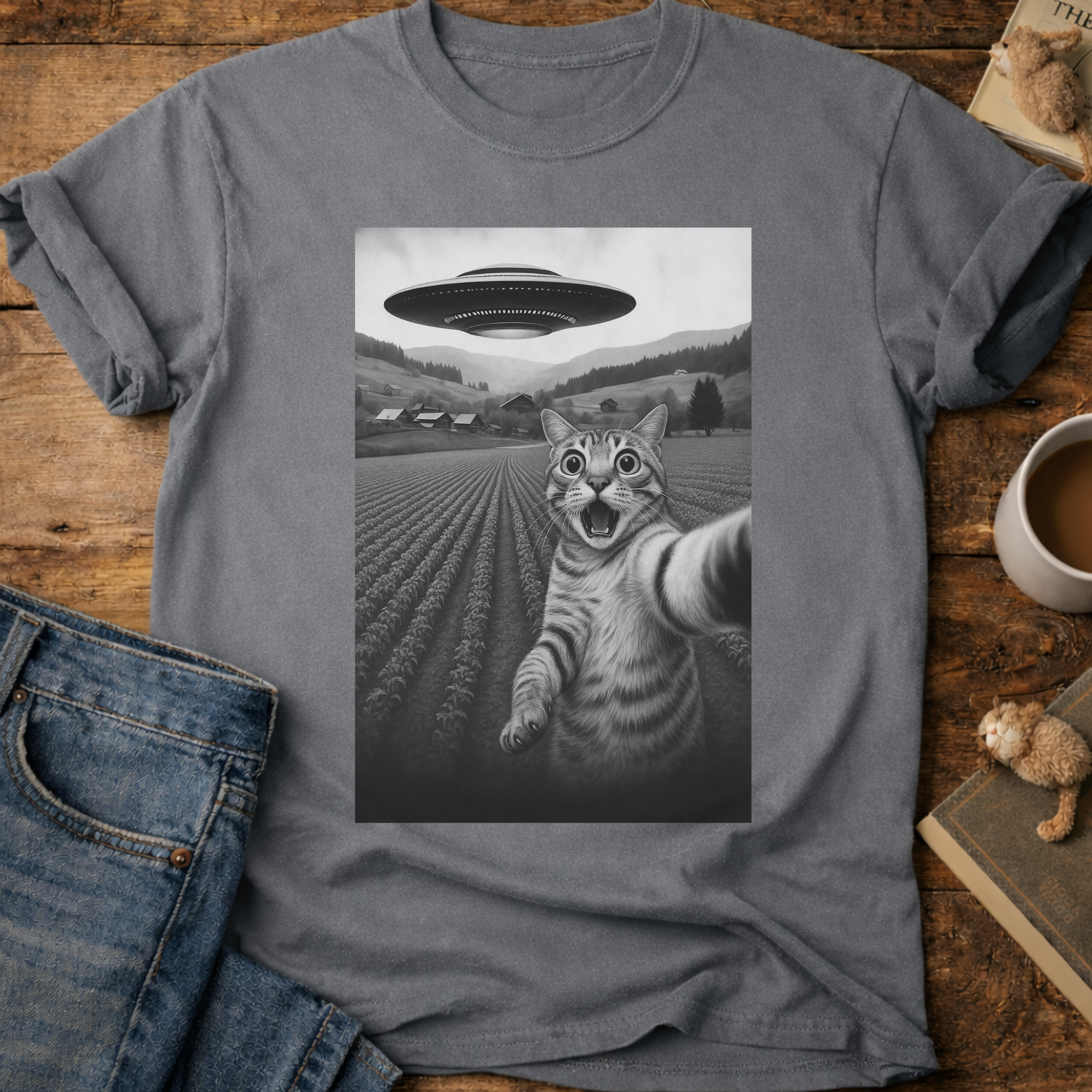 Cat Selfie with UFO T-Shirt