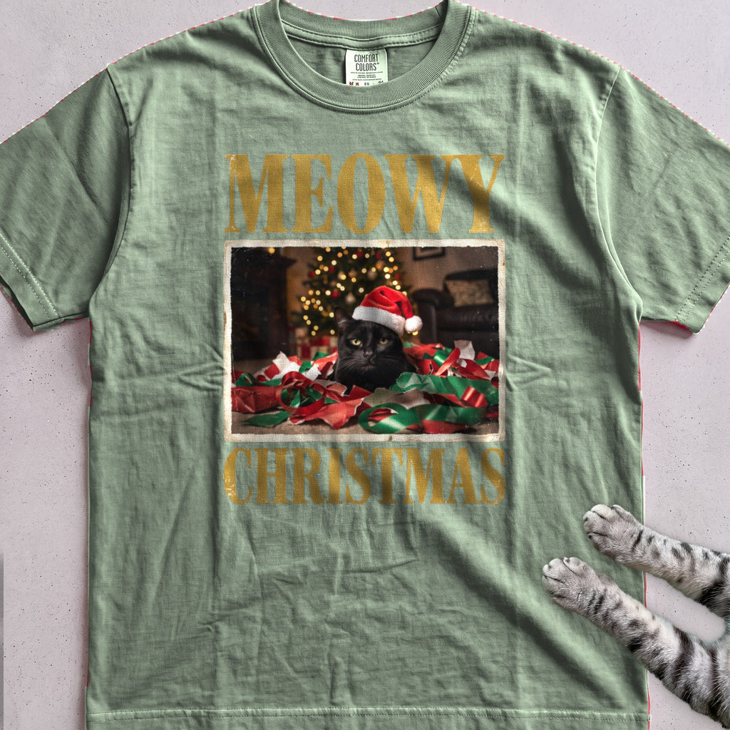 Meowy Christmas Wrapping Paper Cat T-Shirt - Light Green