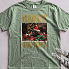 Meowy Christmas Wrapping Paper Cat T-Shirt - Light Green