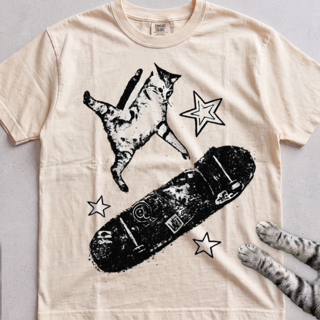 Skateboarding Cat tee, Natural